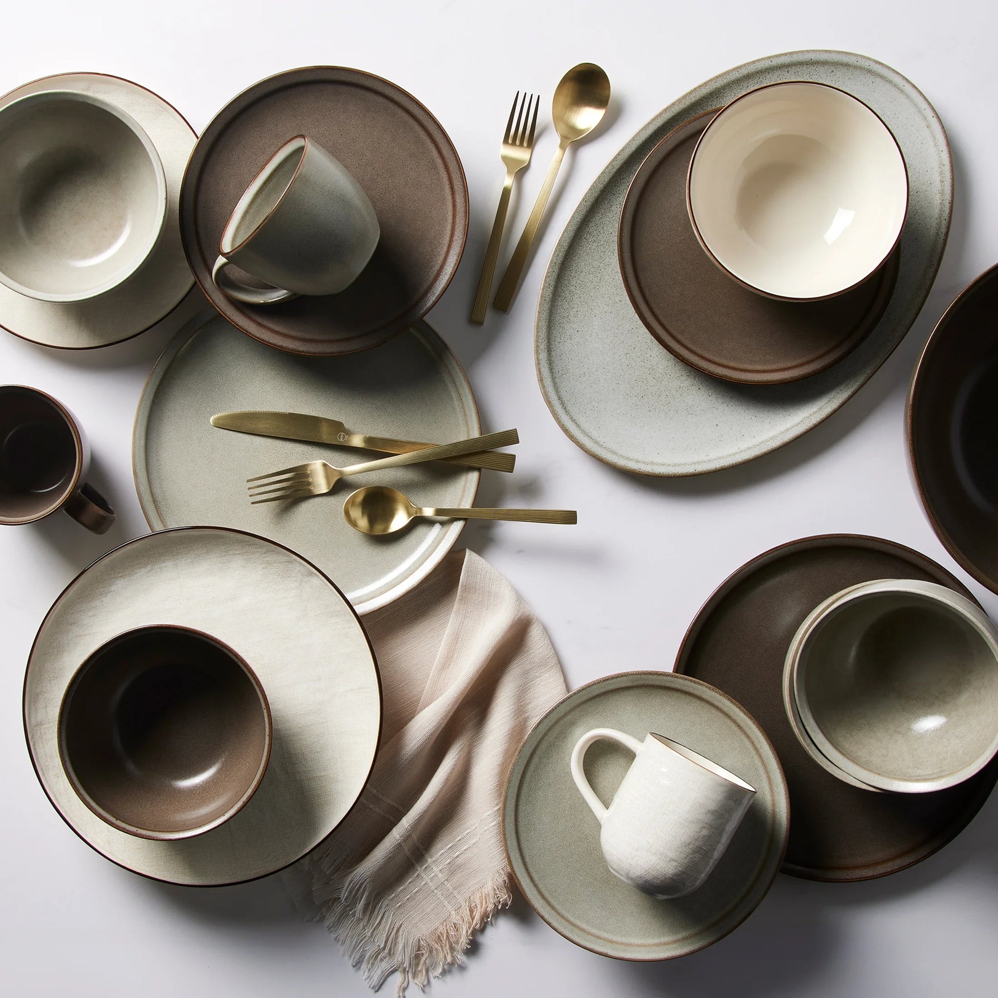 Banks Brown 12-Piece Stoneware Dinnerware Set – Rustic Elegance for Every Meal