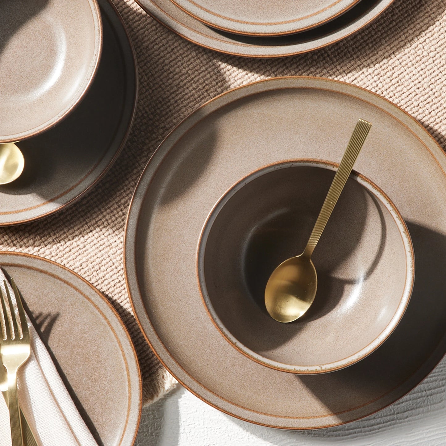 Banks Brown 12-Piece Stoneware Dinnerware Set – Rustic Elegance for Every Meal
